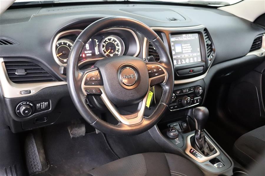 Used Jeep Cherokee LATITUDE 2015 | Fast Track Motors. Paterson, New Jersey Used Jeep Cherokee LATITUDE 2015 | Fast Track Motors. Paterson, New Jersey