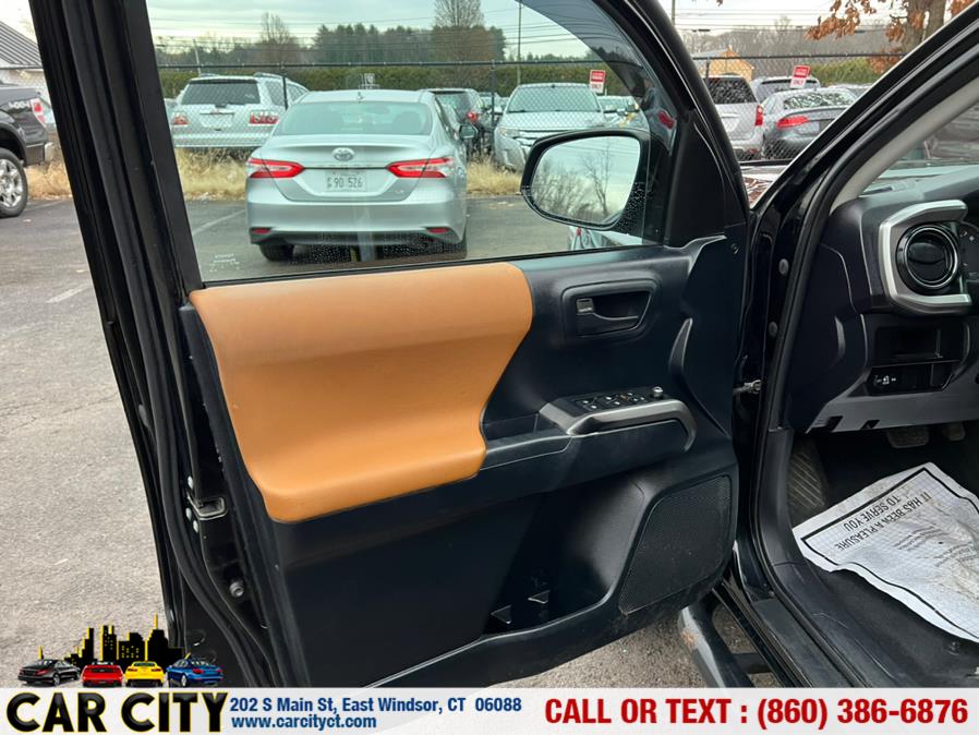 Used Toyota Tacoma 4WD Double Cab V6 AT SR (Natl) 2016 | Car City LLC. East Windsor, Connecticut Used Toyota Tacoma 4WD Double Cab V6 AT SR (Natl) 2016 | Car City LLC. East Windsor, Connecticut
