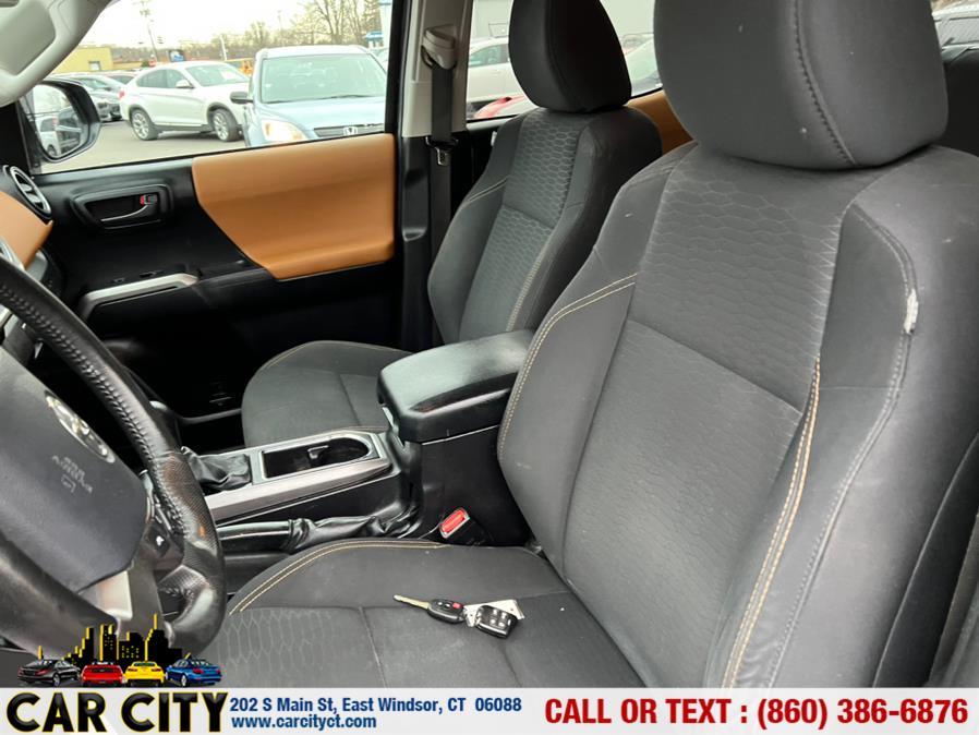 Used Toyota Tacoma 4WD Double Cab V6 AT SR (Natl) 2016 | Car City LLC. East Windsor, Connecticut Used Toyota Tacoma 4WD Double Cab V6 AT SR (Natl) 2016 | Car City LLC. East Windsor, Connecticut