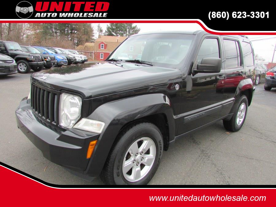 Used Jeep Liberty 4WD 4dr Arctic *Ltd Avail* 2012 | United Auto Sales of E Windsor, Inc. East Windsor, Connecticut