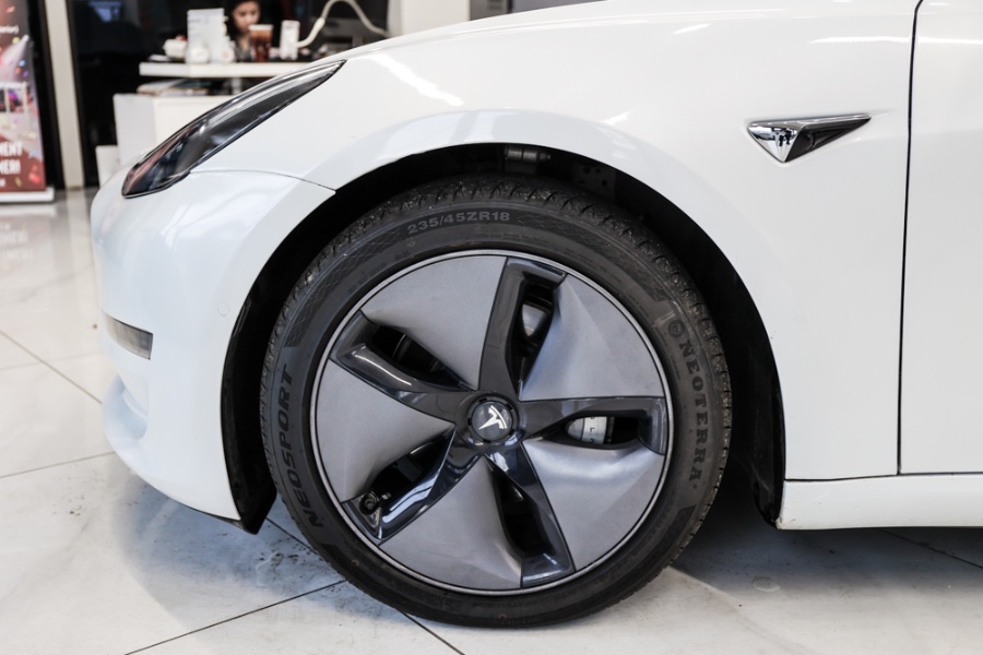 Used Tesla Model 3 Long Range Battery AWD 2018 | 26 Motors Long Island. ELMONT, New York Used Tesla Model 3 Long Range Battery AWD 2018 | 26 Motors Long Island. ELMONT, New York