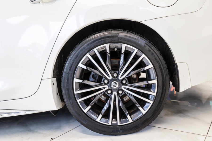 Used Nissan Maxima SR 3.5L 2017 | 26 Motors Long Island. ELMONT, New York Used Nissan Maxima SR 3.5L 2017 | 26 Motors Long Island. ELMONT, New York