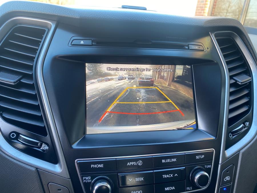 Used Hyundai Santa Fe SE 3.3L Auto AWD 2017 | Newfield Auto Sales. Middletown, Connecticut Used Hyundai Santa Fe SE 3.3L Auto AWD 2017 | Newfield Auto Sales. Middletown, Connecticut