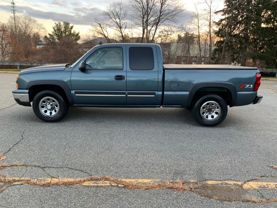 Used Chevrolet Silverado 1500 Classic 4WD Ext Cab 143.5" LT1 2007 | A & A Auto Sales. Leominster, Massachusetts