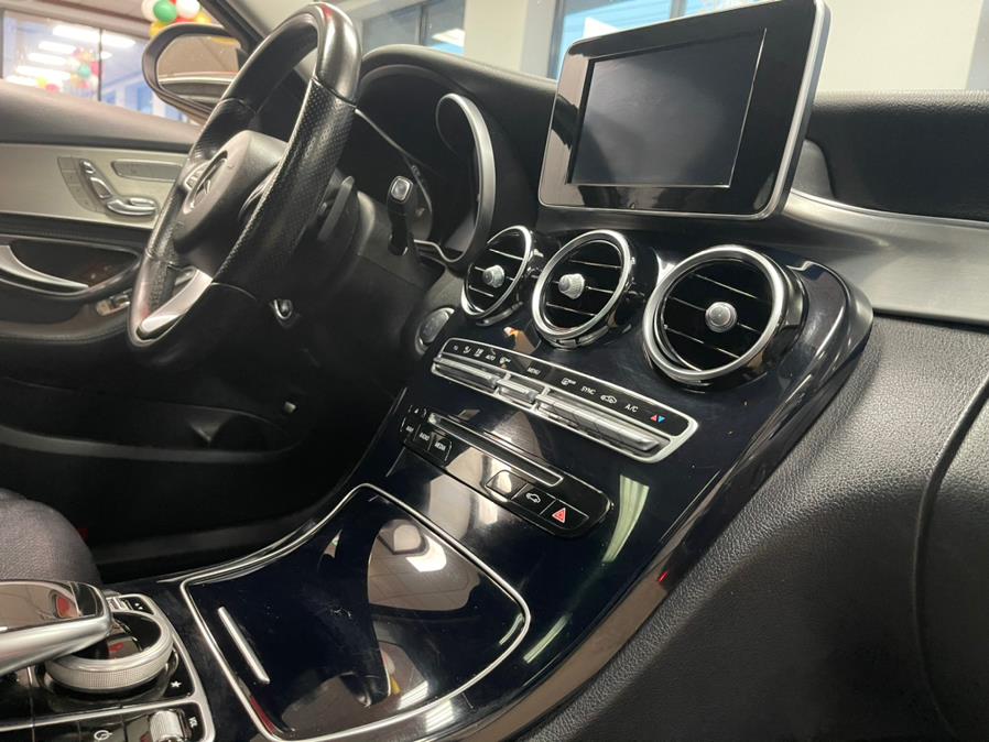 Used Mercedes-Benz C-Class 4dr Sdn C 300 Luxury 4MATIC 2016 | 5 Towns Drive. Inwood, New York Used Mercedes-Benz C-Class 4dr Sdn C 300 Luxury 4MATIC 2016 | 5 Towns Drive. Inwood, New York
