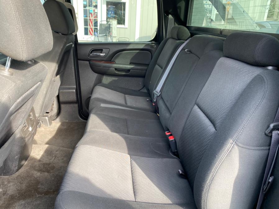 Used Chevrolet Avalanche 4WD Crew Cab LS 2012 | Lava Motors 2 Inc. Canton, Connecticut Used Chevrolet Avalanche 4WD Crew Cab LS 2012 | Lava Motors 2 Inc. Canton, Connecticut
