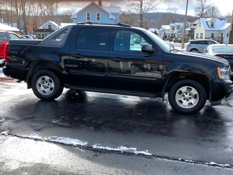 Used Chevrolet Avalanche 4WD Crew Cab LS 2012 | Lava Motors 2 Inc. Canton, Connecticut Used Chevrolet Avalanche 4WD Crew Cab LS 2012 | Lava Motors 2 Inc. Canton, Connecticut
