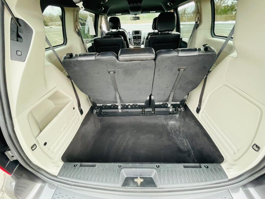Used Dodge Grand Caravan SXT Wagon 2017 | Supreme Automotive. New Britain, Connecticut Used Dodge Grand Caravan SXT Wagon 2017 | Supreme Automotive. New Britain, Connecticut