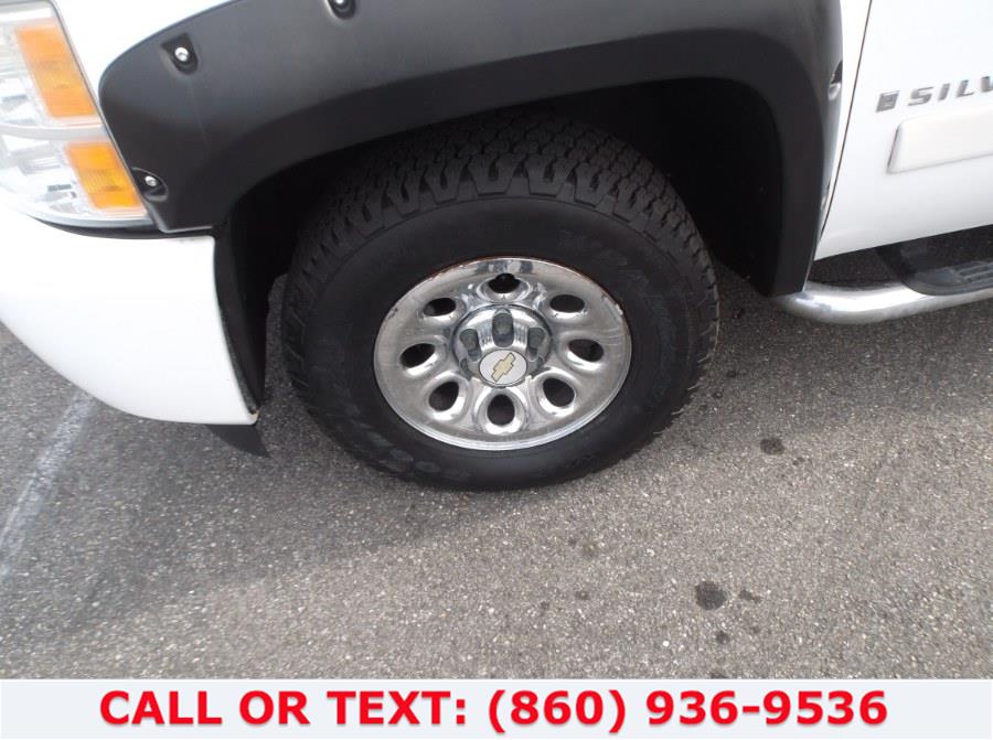 Used Chevrolet Silverado 1500 4WD Crew Cab 143.5" LT w/1LT 2007 | Lee Motors Sales Inc. Hartford, Connecticut Used Chevrolet Silverado 1500 4WD Crew Cab 143.5" LT w/1LT 2007 | Lee Motors Sales Inc. Hartford, Connecticut