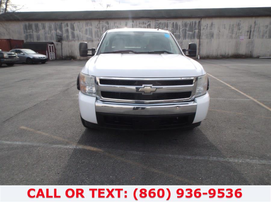 Used Chevrolet Silverado 1500 4WD Crew Cab 143.5" LT w/1LT 2007 | Lee Motors Sales Inc. Hartford, Connecticut Used Chevrolet Silverado 1500 4WD Crew Cab 143.5" LT w/1LT 2007 | Lee Motors Sales Inc. Hartford, Connecticut