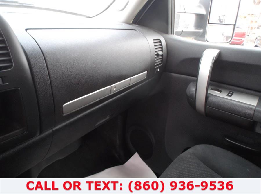 Used Chevrolet Silverado 1500 4WD Crew Cab 143.5" LT w/1LT 2007 | Lee Motors Sales Inc. Hartford, Connecticut Used Chevrolet Silverado 1500 4WD Crew Cab 143.5" LT w/1LT 2007 | Lee Motors Sales Inc. Hartford, Connecticut
