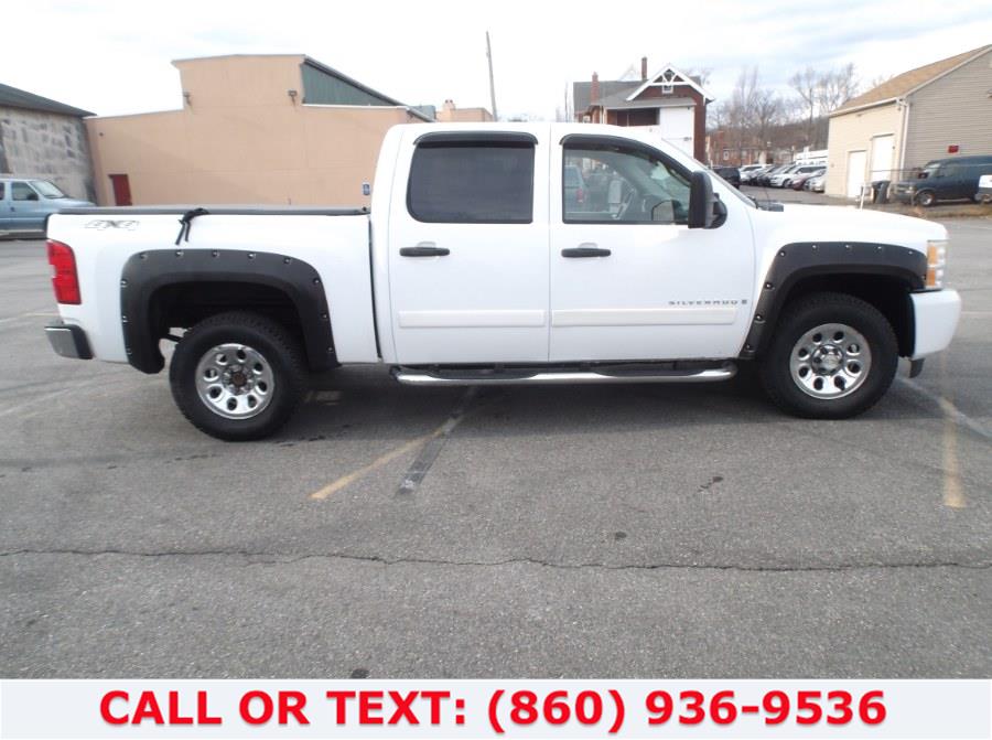 Used Chevrolet Silverado 1500 4WD Crew Cab 143.5" LT w/1LT 2007 | Lee Motors Sales Inc. Hartford, Connecticut Used Chevrolet Silverado 1500 4WD Crew Cab 143.5" LT w/1LT 2007 | Lee Motors Sales Inc. Hartford, Connecticut