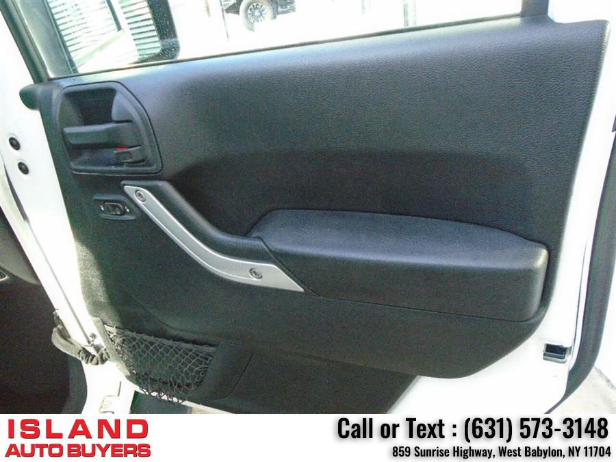 Used Jeep Wrangler Unlimited Sahara 4x4 4dr SUV 2016 | Island Auto Buyers. West Babylon, New York Used Jeep Wrangler Unlimited Sahara 4x4 4dr SUV 2016 | Island Auto Buyers. West Babylon, New York