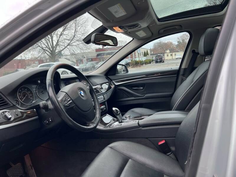 Used BMW 5 Series 4dr Sdn 535i xDrive AWD 2012 | Motorcars of Boston. Newton, Massachusetts Used BMW 5 Series 4dr Sdn 535i xDrive AWD 2012 | Motorcars of Boston. Newton, Massachusetts