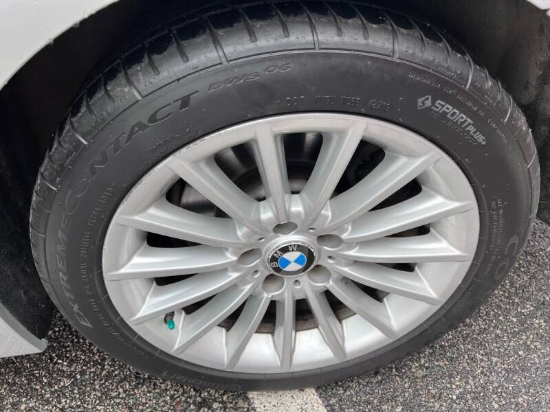Used BMW 5 Series 4dr Sdn 535i xDrive AWD 2012 | Motorcars of Boston. Newton, Massachusetts Used BMW 5 Series 4dr Sdn 535i xDrive AWD 2012 | Motorcars of Boston. Newton, Massachusetts
