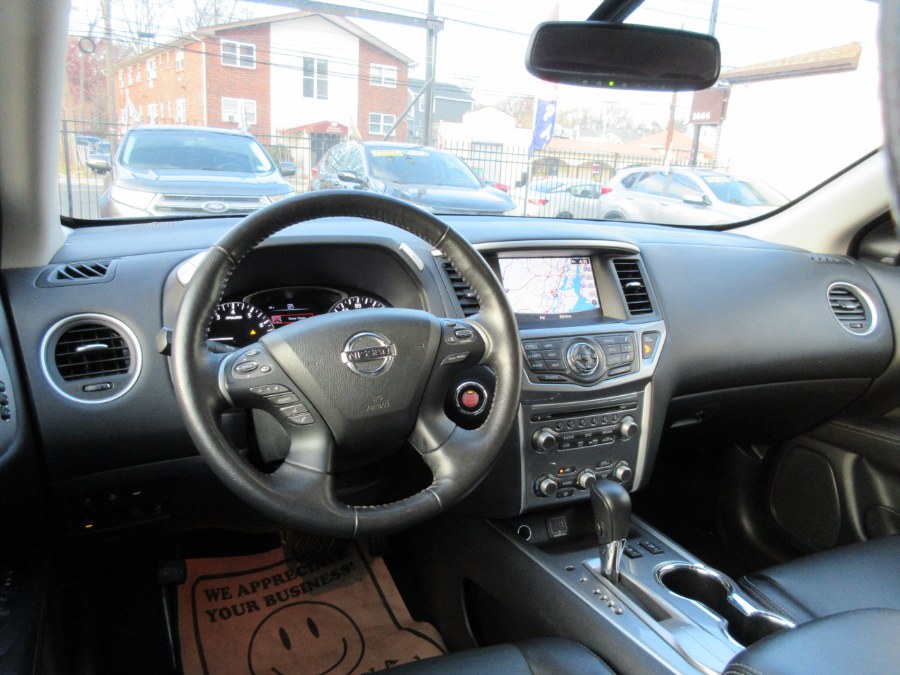2020 Nissan Pathfinder FWD SL, available for sale in Linden, New Jersey | Route 27 Auto Mall. Linden, New Jersey 2020 Nissan Pathfinder FWD SL, available for sale in Linden, New Jersey | Route 27 Auto Mall. Linden, New Jersey