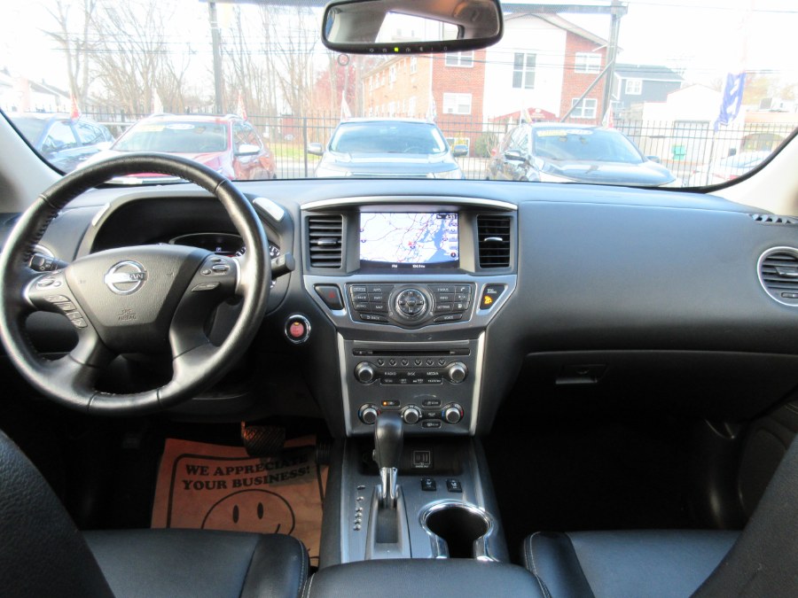 2020 Nissan Pathfinder FWD SL, available for sale in Linden, New Jersey | Route 27 Auto Mall. Linden, New Jersey 2020 Nissan Pathfinder FWD SL, available for sale in Linden, New Jersey | Route 27 Auto Mall. Linden, New Jersey