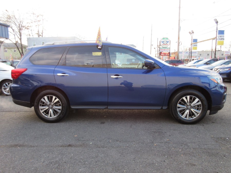 2020 Nissan Pathfinder FWD SL, available for sale in Linden, New Jersey | Route 27 Auto Mall. Linden, New Jersey 2020 Nissan Pathfinder FWD SL, available for sale in Linden, New Jersey | Route 27 Auto Mall. Linden, New Jersey