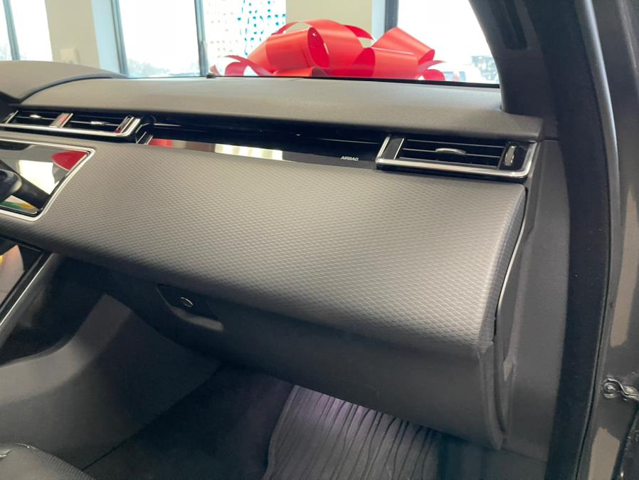 Used Land Rover Range Rover Velar P340 R-Dynamic SE 2019 | 5 Towns Drive. Inwood, New York Used Land Rover Range Rover Velar P340 R-Dynamic SE 2019 | 5 Towns Drive. Inwood, New York