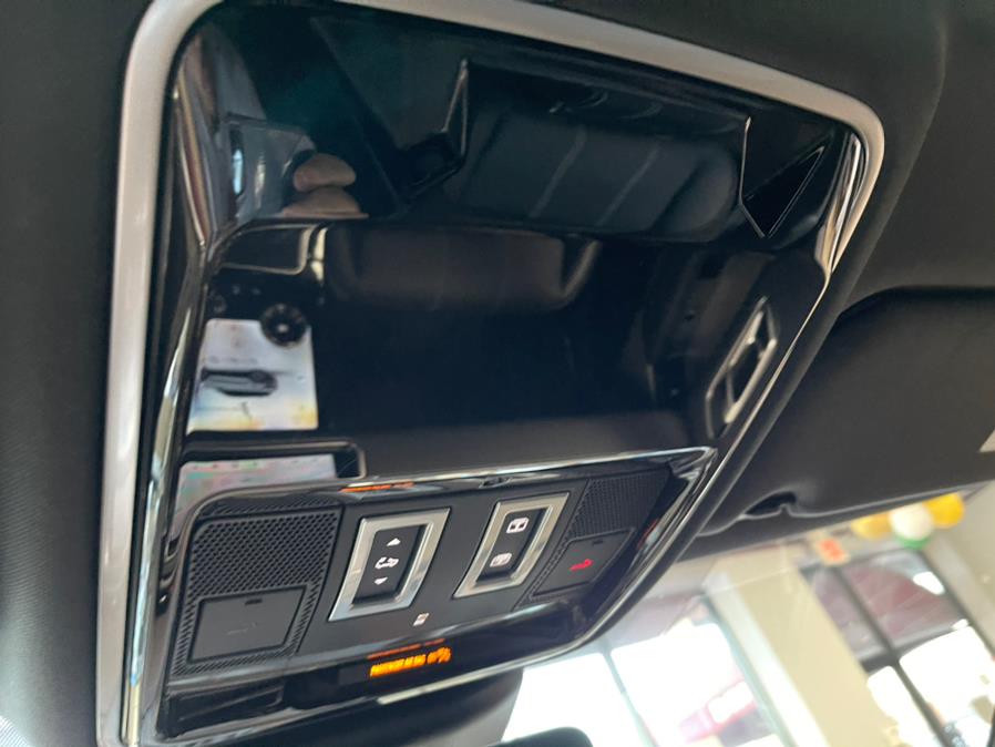 Used Land Rover Range Rover Velar P340 R-Dynamic SE 2019 | 5 Towns Drive. Inwood, New York Used Land Rover Range Rover Velar P340 R-Dynamic SE 2019 | 5 Towns Drive. Inwood, New York