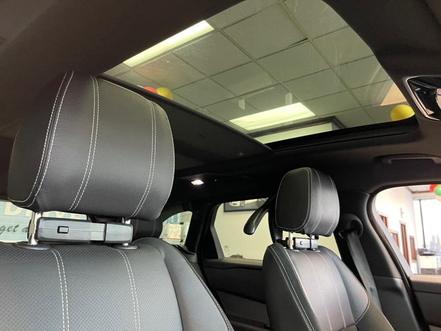 Used Land Rover Range Rover Velar P340 R-Dynamic SE 2019 | 5 Towns Drive. Inwood, New York Used Land Rover Range Rover Velar P340 R-Dynamic SE 2019 | 5 Towns Drive. Inwood, New York