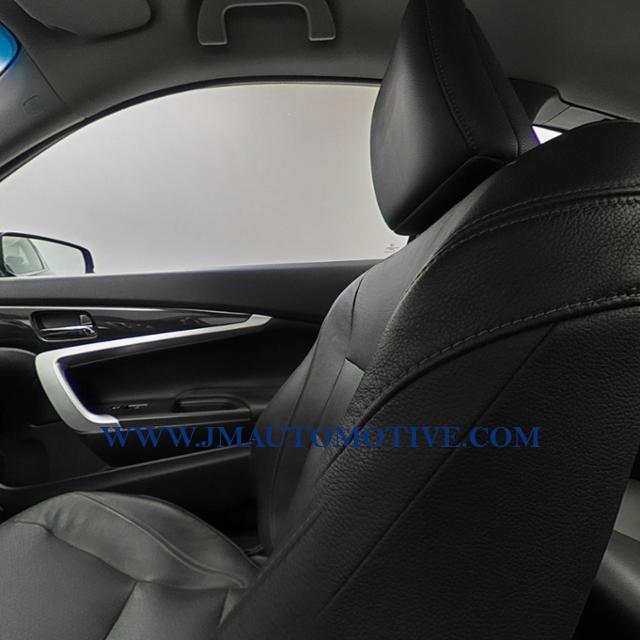 2013 Honda Accord 2dr I4 Auto EX-L, available for sale in Naugatuck, Connecticut | J&M Automotive Sls&Svc LLC. Naugatuck, Connecticut 2013 Honda Accord 2dr I4 Auto EX-L, available for sale in Naugatuck, Connecticut | J&M Automotive Sls&Svc LLC. Naugatuck, Connecticut