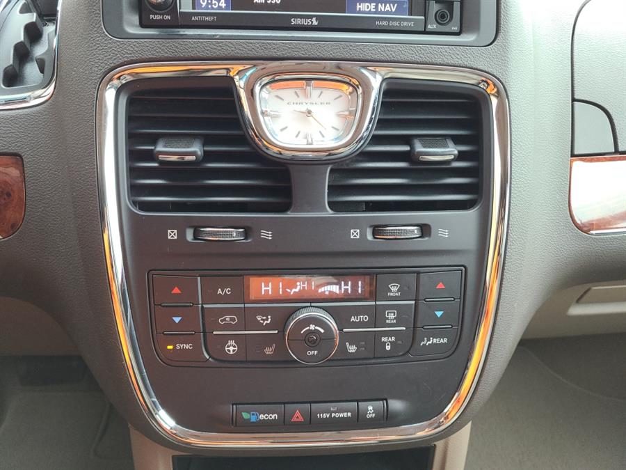 2014 Chrysler Town & Country 4dr Wgn Touring, available for sale in Waterbury, Connecticut | National Auto Brokers, Inc.. Waterbury, Connecticut 2014 Chrysler Town & Country 4dr Wgn Touring, available for sale in Waterbury, Connecticut | National Auto Brokers, Inc.. Waterbury, Connecticut