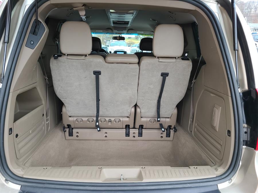 2014 Chrysler Town & Country 4dr Wgn Touring, available for sale in Waterbury, Connecticut | National Auto Brokers, Inc.. Waterbury, Connecticut 2014 Chrysler Town & Country 4dr Wgn Touring, available for sale in Waterbury, Connecticut | National Auto Brokers, Inc.. Waterbury, Connecticut