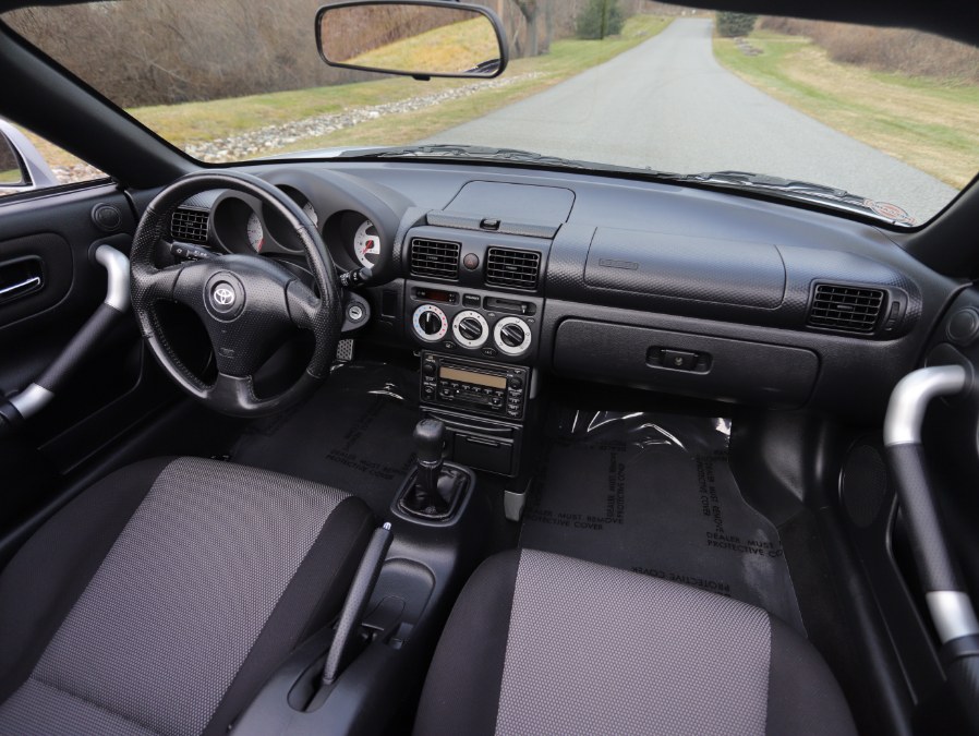 Used Toyota MR2 Spyder 2dr Conv Manual 2000 | Meccanic Shop North Inc. North Salem, New York Used Toyota MR2 Spyder 2dr Conv Manual 2000 | Meccanic Shop North Inc. North Salem, New York