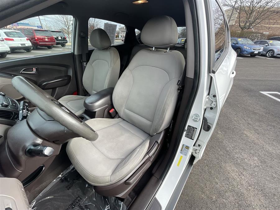 2014 Hyundai Tucson FWD 4dr GLS, available for sale in Stratford, Connecticut | Wiz Leasing Inc. Stratford, Connecticut 2014 Hyundai Tucson FWD 4dr GLS, available for sale in Stratford, Connecticut | Wiz Leasing Inc. Stratford, Connecticut
