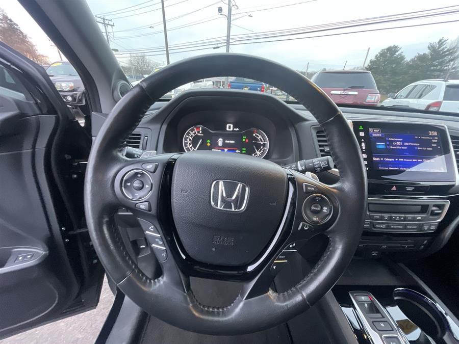 2016 Honda Pilot AWD 4dr Elite w/RES & Navi, available for sale in Stratford, Connecticut | Wiz Leasing Inc. Stratford, Connecticut 2016 Honda Pilot AWD 4dr Elite w/RES & Navi, available for sale in Stratford, Connecticut | Wiz Leasing Inc. Stratford, Connecticut