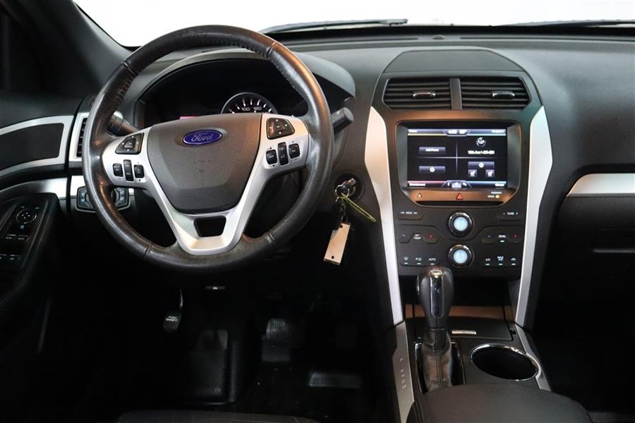 Used Ford Explorer XLT 2014 | Fast Track Motors. Paterson, New Jersey Used Ford Explorer XLT 2014 | Fast Track Motors. Paterson, New Jersey
