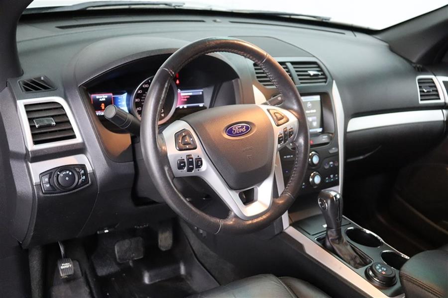 Used Ford Explorer XLT 2014 | Fast Track Motors. Paterson, New Jersey Used Ford Explorer XLT 2014 | Fast Track Motors. Paterson, New Jersey