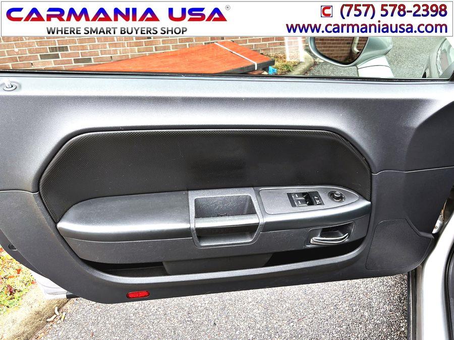 Used Dodge Challenger 2dr Cpe R/T 2009 | CARMANIA USA. Chesapeake, Virginia Used Dodge Challenger 2dr Cpe R/T 2009 | CARMANIA USA. Chesapeake, Virginia