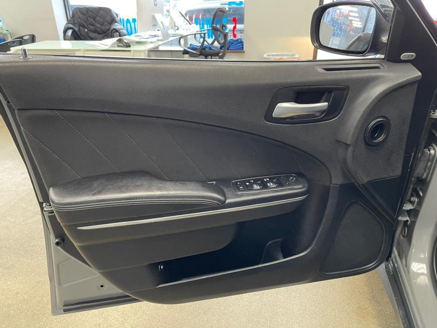 Used Dodge Charger R/T RWD 2018 | 5 Towns Drive. Inwood, New York Used Dodge Charger R/T RWD 2018 | 5 Towns Drive. Inwood, New York
