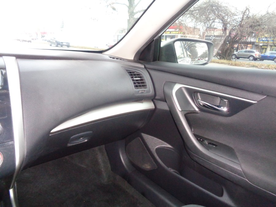 2015 Nissan Altima 4dr Sdn I4 2.5 S, available for sale in Elmont, New York | Sunrise of Elmont. Elmont, New York 2015 Nissan Altima 4dr Sdn I4 2.5 S, available for sale in Elmont, New York | Sunrise of Elmont. Elmont, New York