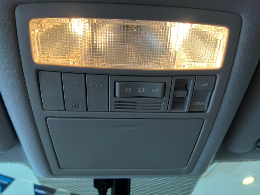2013 Toyota Venza 4dr Wgn V6 AWD Limited (Natl), available for sale in West Hartford, Connecticut | AutoMax. West Hartford, Connecticut 2013 Toyota Venza 4dr Wgn V6 AWD Limited (Natl), available for sale in West Hartford, Connecticut | AutoMax. West Hartford, Connecticut