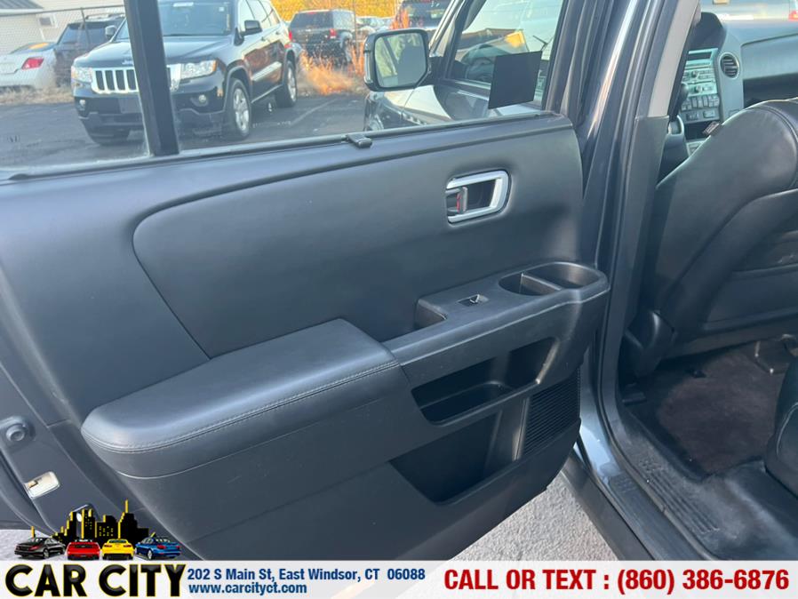 2011 Honda Pilot 4WD 4dr Touring w/RES & Navi, available for sale in East Windsor, Connecticut | Car City LLC. East Windsor, Connecticut 2011 Honda Pilot 4WD 4dr Touring w/RES & Navi, available for sale in East Windsor, Connecticut | Car City LLC. East Windsor, Connecticut