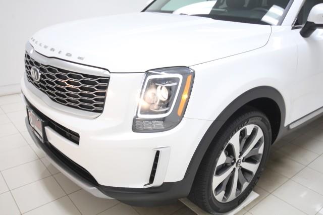 Used Kia Telluride s AWD w/ rearCam 2020 | Car Revolution. Maple Shade, New Jersey Used Kia Telluride s AWD w/ rearCam 2020 | Car Revolution. Maple Shade, New Jersey