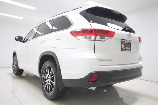 Used Toyota Highlander SE AWD w/ Navi & rearCam 2018 | Car Revolution. Maple Shade, New Jersey Used Toyota Highlander SE AWD w/ Navi & rearCam 2018 | Car Revolution. Maple Shade, New Jersey