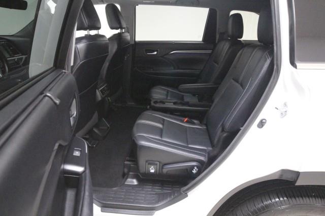 Used Toyota Highlander SE AWD w/ Navi & rearCam 2018 | Car Revolution. Maple Shade, New Jersey Used Toyota Highlander SE AWD w/ Navi & rearCam 2018 | Car Revolution. Maple Shade, New Jersey