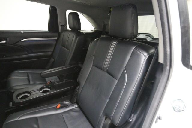 Used Toyota Highlander SE AWD w/ Navi & rearCam 2018 | Car Revolution. Maple Shade, New Jersey Used Toyota Highlander SE AWD w/ Navi & rearCam 2018 | Car Revolution. Maple Shade, New Jersey