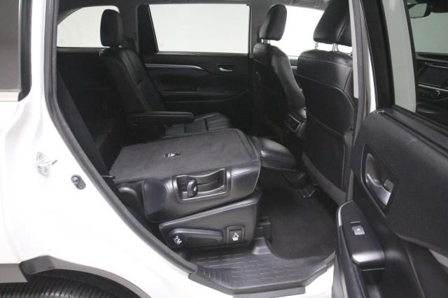 Used Toyota Highlander SE AWD w/ Navi & rearCam 2018 | Car Revolution. Maple Shade, New Jersey Used Toyota Highlander SE AWD w/ Navi & rearCam 2018 | Car Revolution. Maple Shade, New Jersey