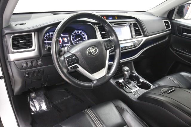 Used Toyota Highlander SE AWD w/ Navi & rearCam 2018 | Car Revolution. Maple Shade, New Jersey Used Toyota Highlander SE AWD w/ Navi & rearCam 2018 | Car Revolution. Maple Shade, New Jersey