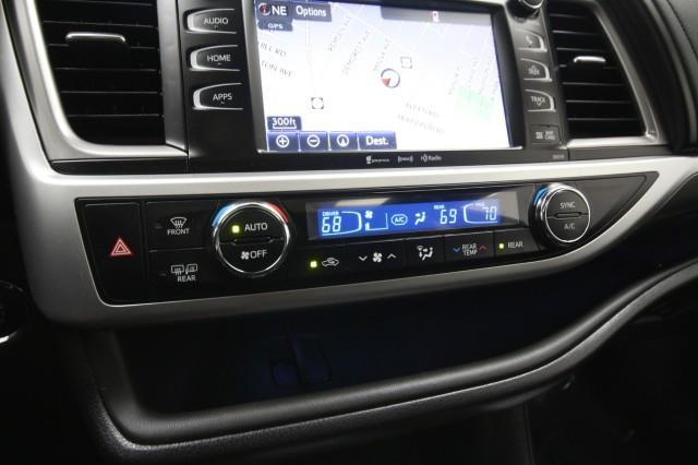 Used Toyota Highlander SE AWD w/ Navi & rearCam 2018 | Car Revolution. Maple Shade, New Jersey Used Toyota Highlander SE AWD w/ Navi & rearCam 2018 | Car Revolution. Maple Shade, New Jersey