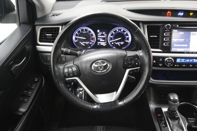 Used Toyota Highlander SE AWD w/ Navi & rearCam 2018 | Car Revolution. Maple Shade, New Jersey Used Toyota Highlander SE AWD w/ Navi & rearCam 2018 | Car Revolution. Maple Shade, New Jersey