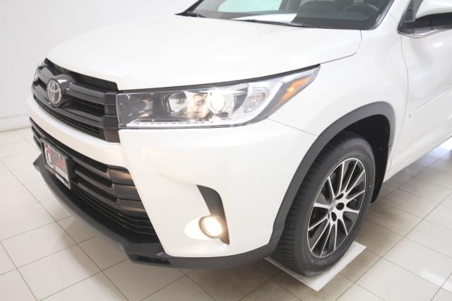 Used Toyota Highlander SE AWD w/ Navi & rearCam 2018 | Car Revolution. Maple Shade, New Jersey Used Toyota Highlander SE AWD w/ Navi & rearCam 2018 | Car Revolution. Maple Shade, New Jersey