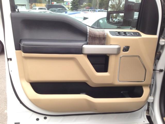 Used Ford Super Duty F-350 Drw Super Duty LARIAT 4WD w/ Navi & rearCam 2019 | Car Revolution. Maple Shade, New Jersey Used Ford Super Duty F-350 Drw Super Duty LARIAT 4WD w/ Navi & rearCam 2019 | Car Revolution. Maple Shade, New Jersey