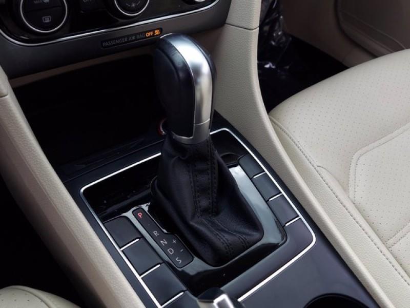 Used Volkswagen Passat R-Line w/Comfort Pkg 2017 | Car Revolution. Maple Shade, New Jersey Used Volkswagen Passat R-Line w/Comfort Pkg 2017 | Car Revolution. Maple Shade, New Jersey