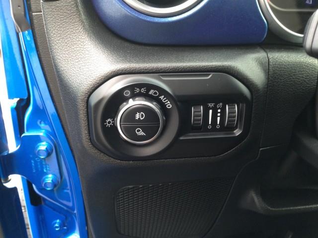 Used Jeep Gladiator Rubicon 4WD w/ Navi & rearCam 2020 | Car Revolution. Maple Shade, New Jersey Used Jeep Gladiator Rubicon 4WD w/ Navi & rearCam 2020 | Car Revolution. Maple Shade, New Jersey